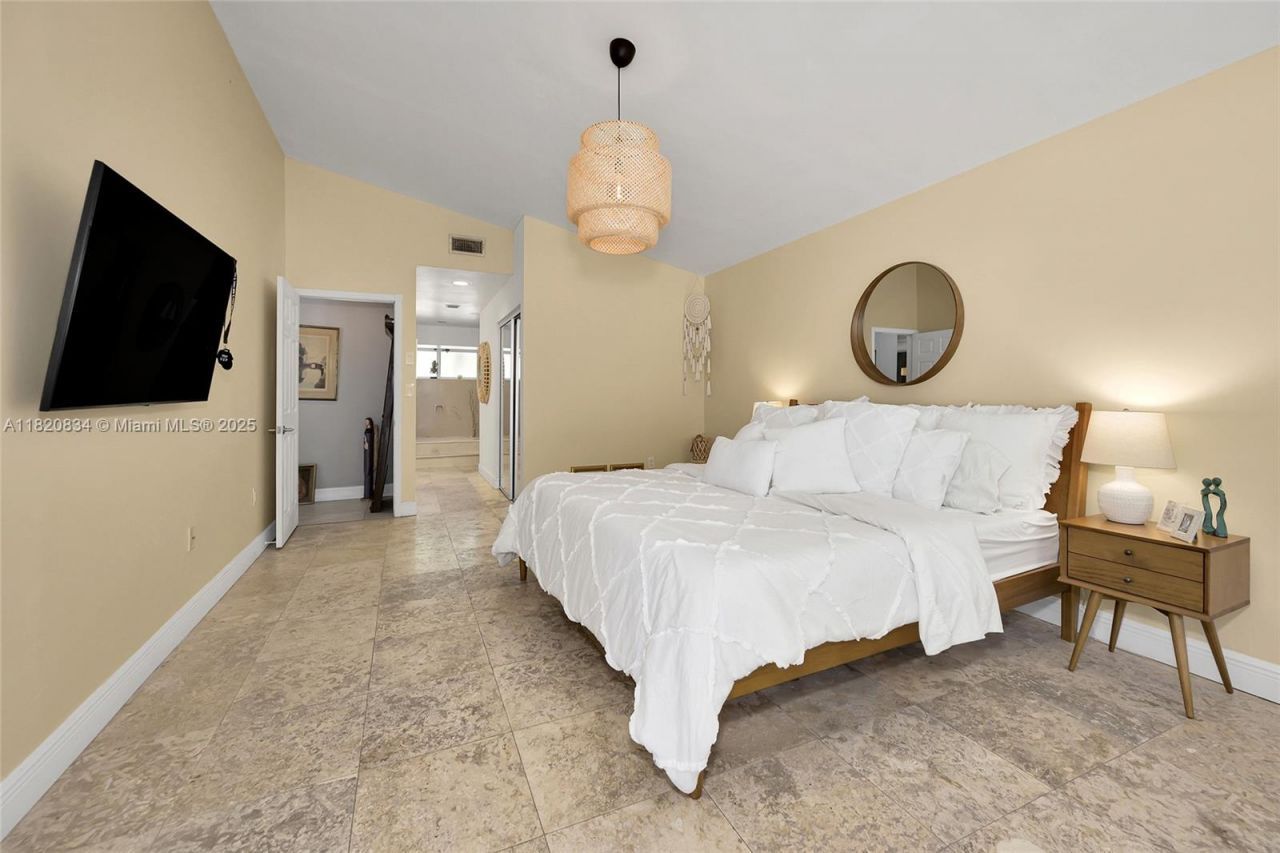 14460 Glencairn Rd, Miami Lakes, FL 33016 Photo