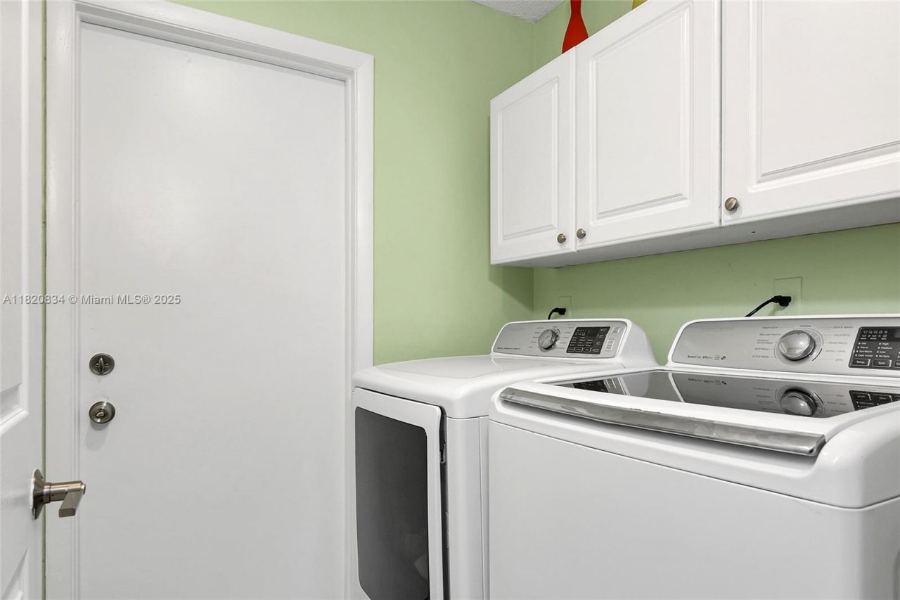 14460 Glencairn Rd, Miami Lakes, FL 33016 Photo