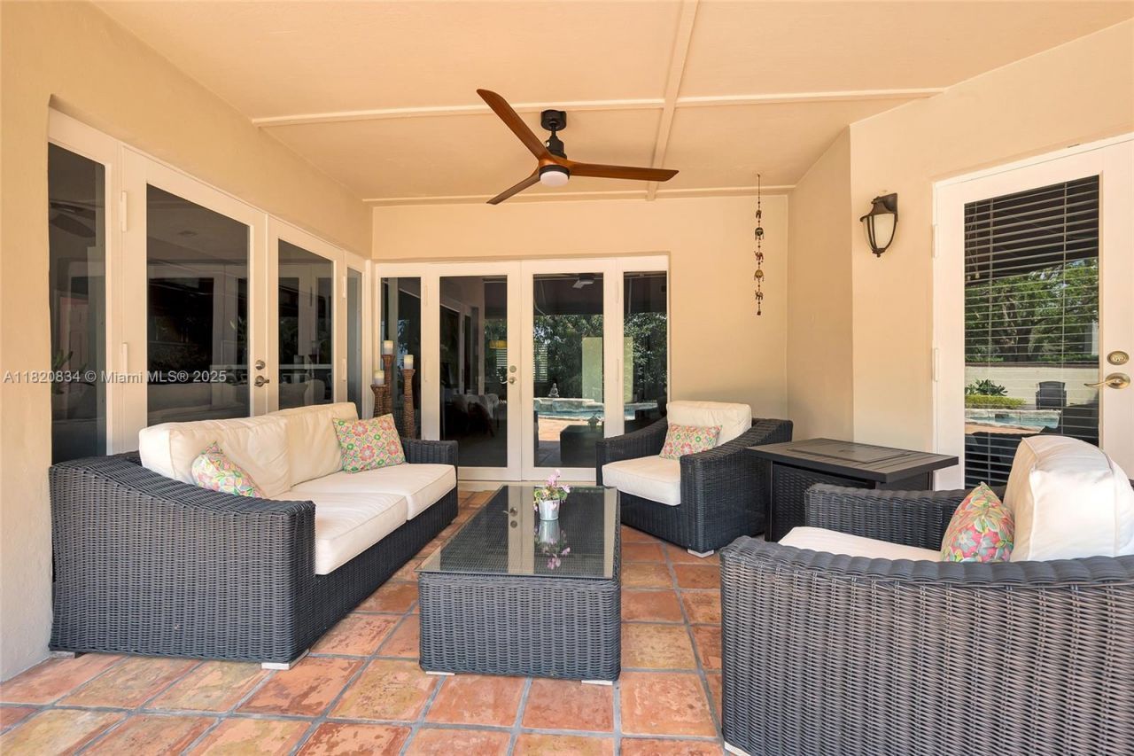 14460 Glencairn Rd, Miami Lakes, FL 33016 Photo