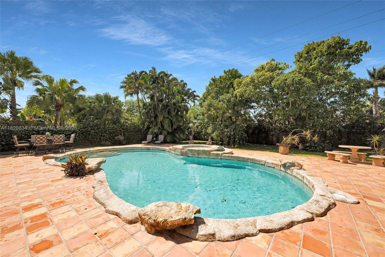 14460 Glencairn Rd, Miami Lakes, FL 33016 Photo