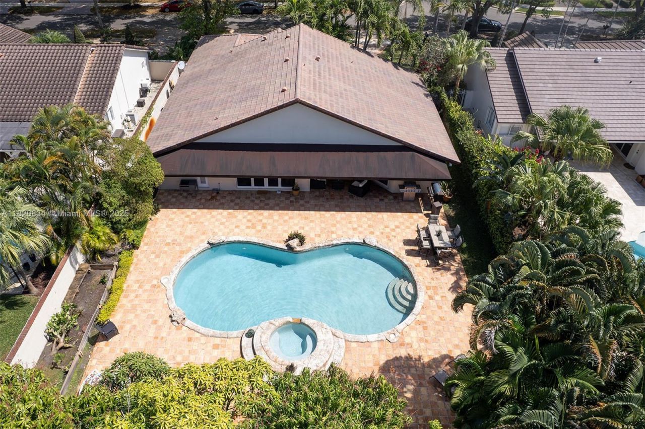 14460 Glencairn Rd, Miami Lakes, FL 33016 Photo