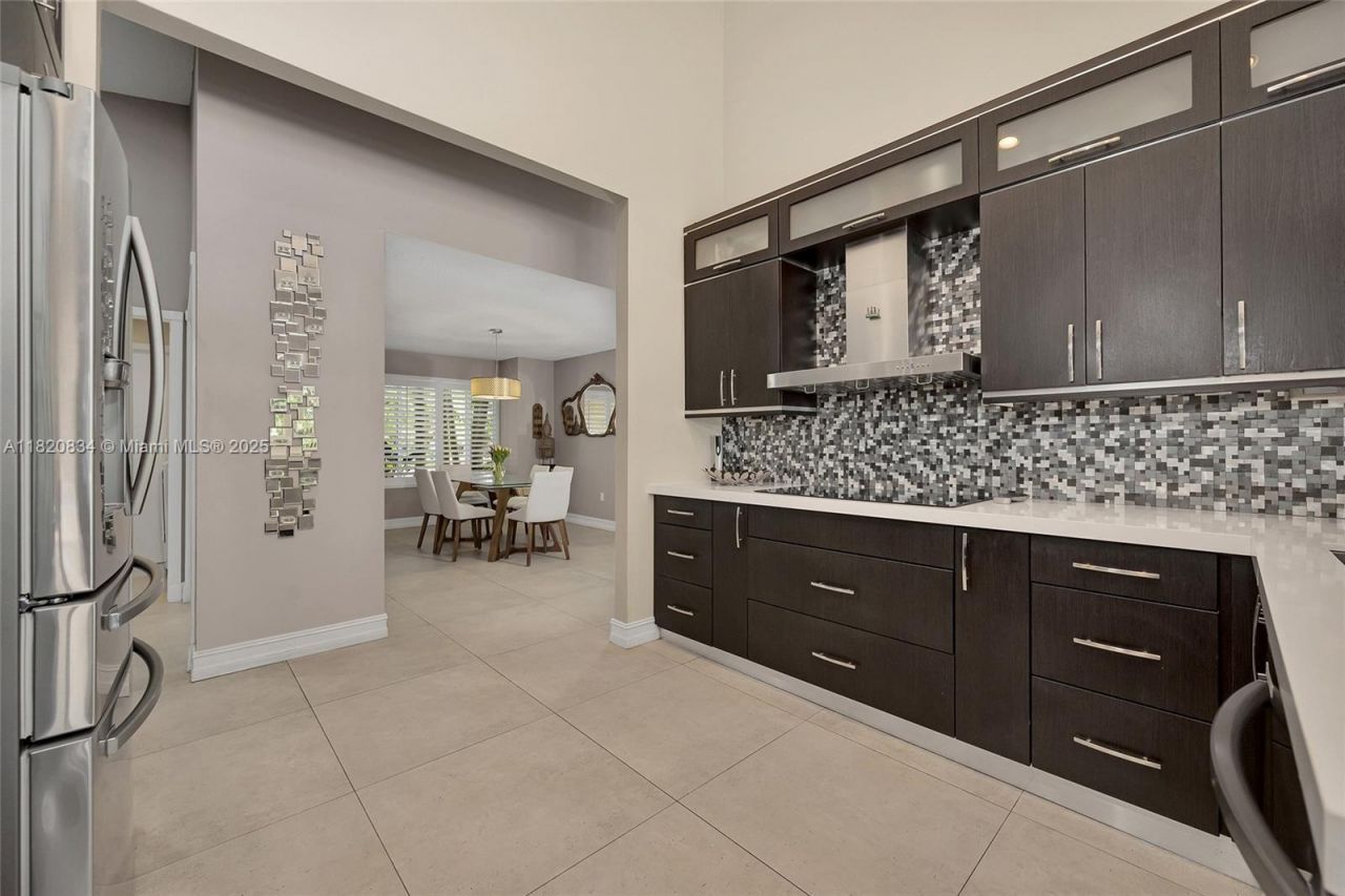 14460 Glencairn Rd, Miami Lakes, FL 33016 Photo