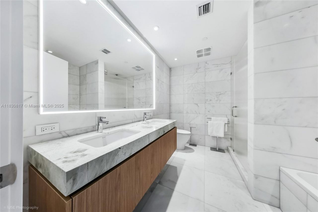 500 Alton Rd, Unit 1906, Miami Beach, FL 33139 Photo