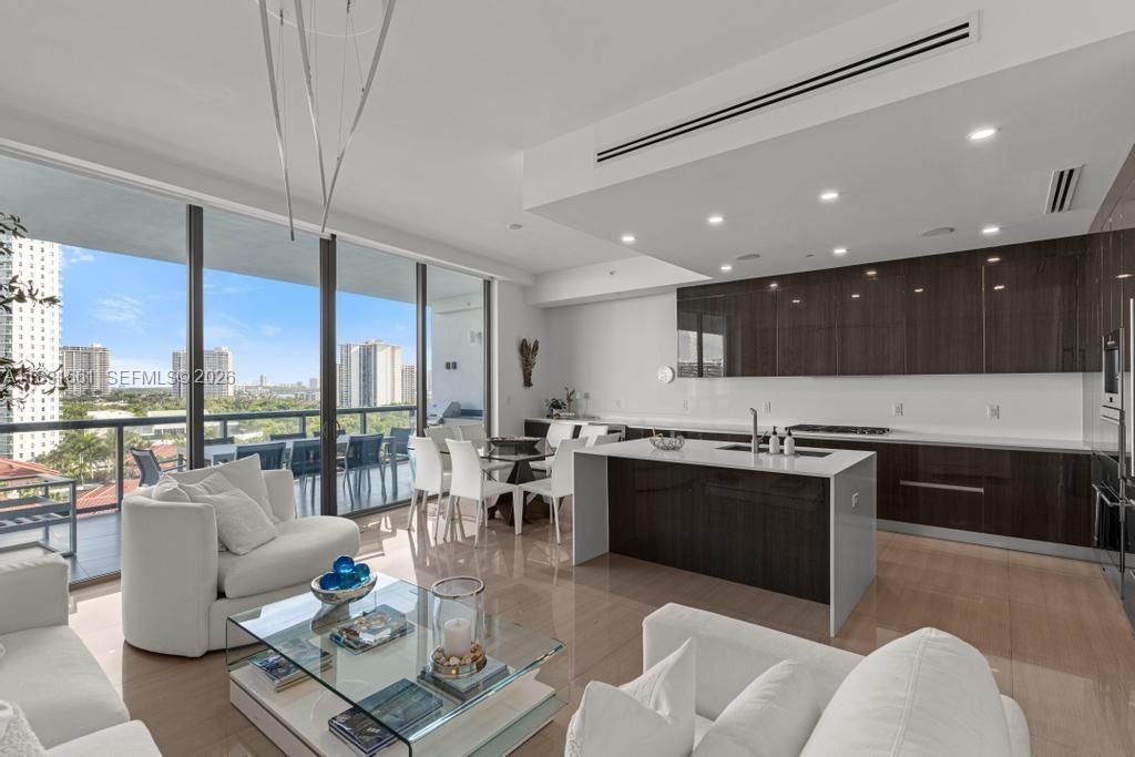 3250 NE 188th St, Unit 904, Aventura, FL 33180 Photo