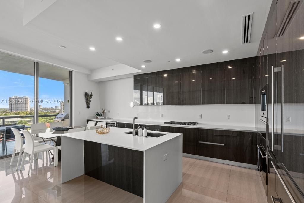 3250 NE 188th St, Unit 904, Aventura, FL 33180 Photo