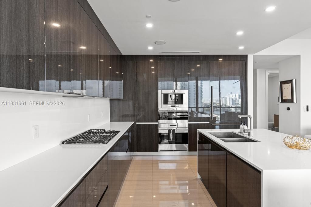 3250 NE 188th St, Unit 904, Aventura, FL 33180 Photo