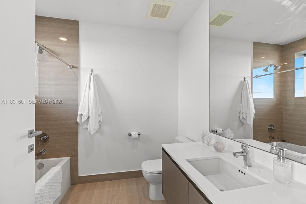 3250 NE 188th St, Unit 904, Aventura, FL 33180 Photo