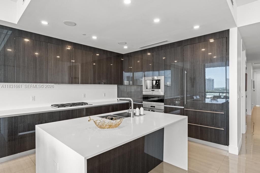 3250 NE 188th St, Unit 904, Aventura, FL 33180 Photo