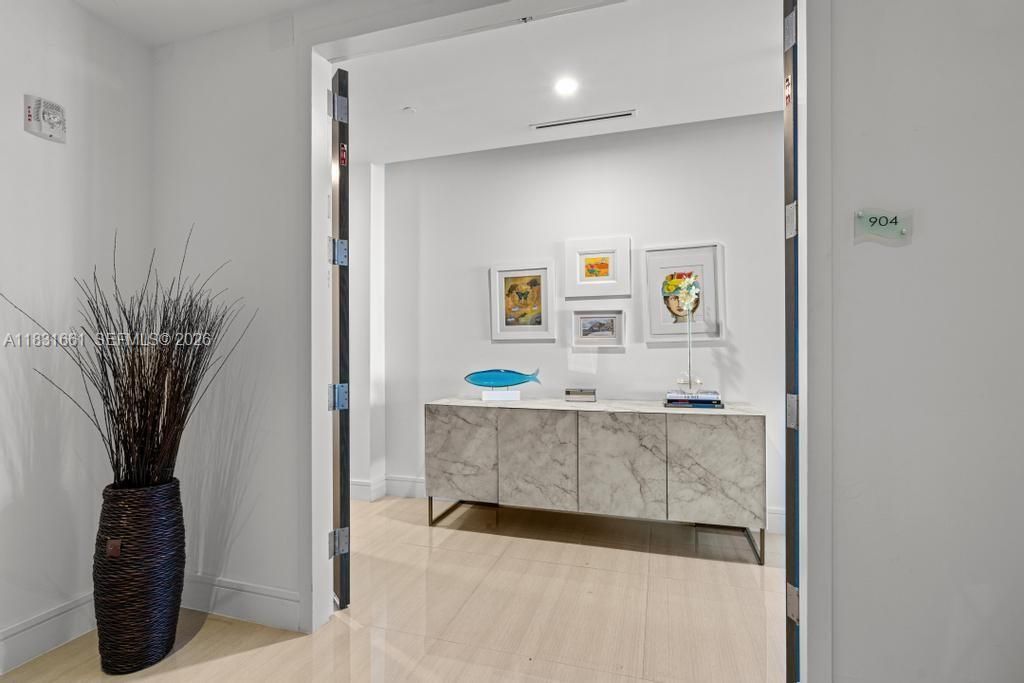 3250 NE 188th St, Unit 904, Aventura, FL 33180 Photo