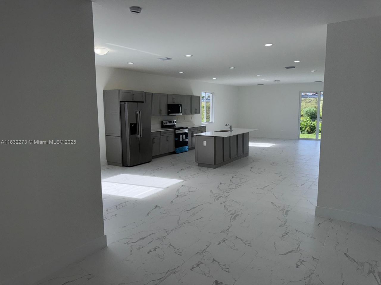 1884 NE 1st St, Homestead, FL 33033 Photo