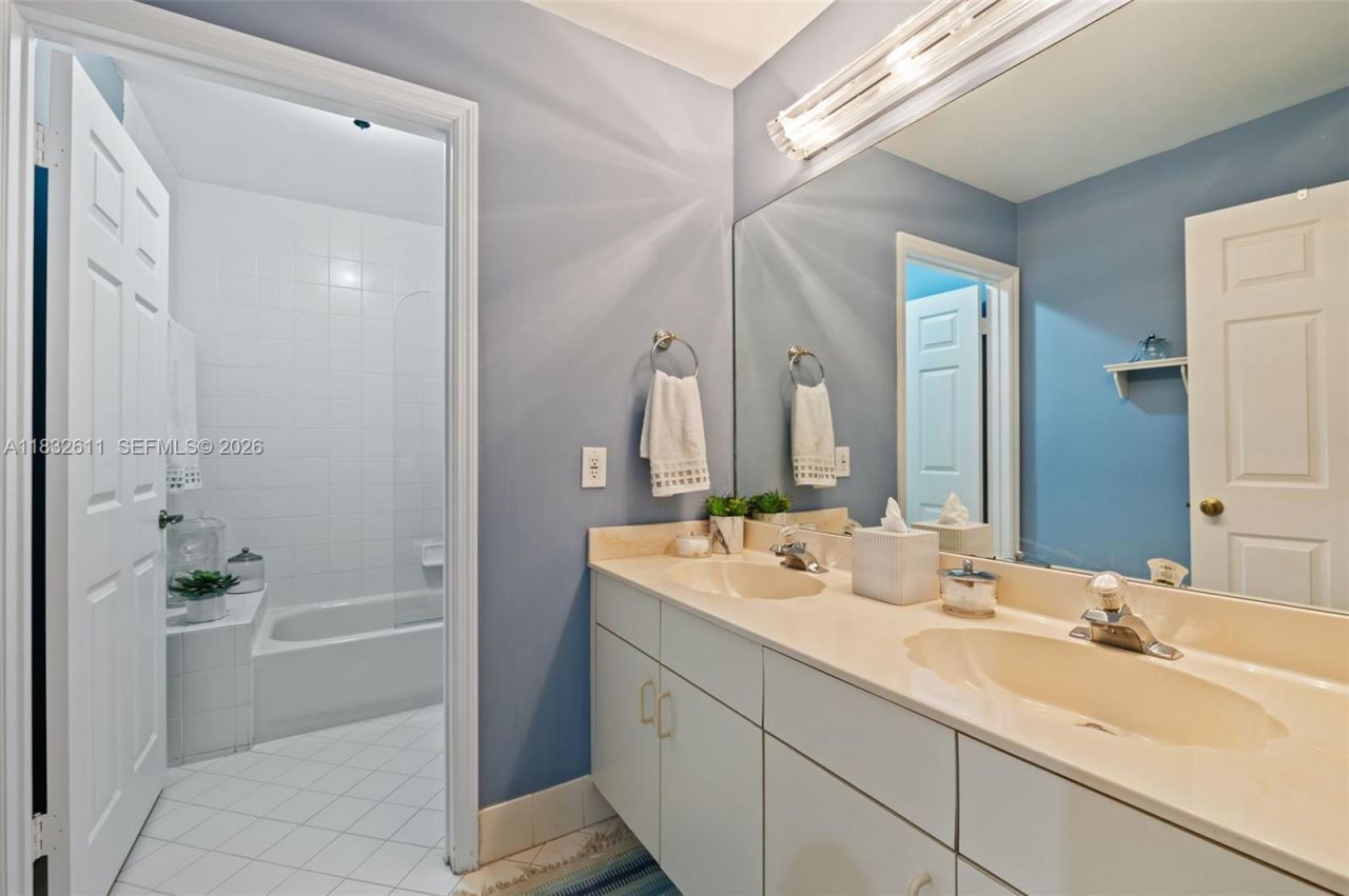 5194 NW 106th Ave, Doral, FL 33178 Photo