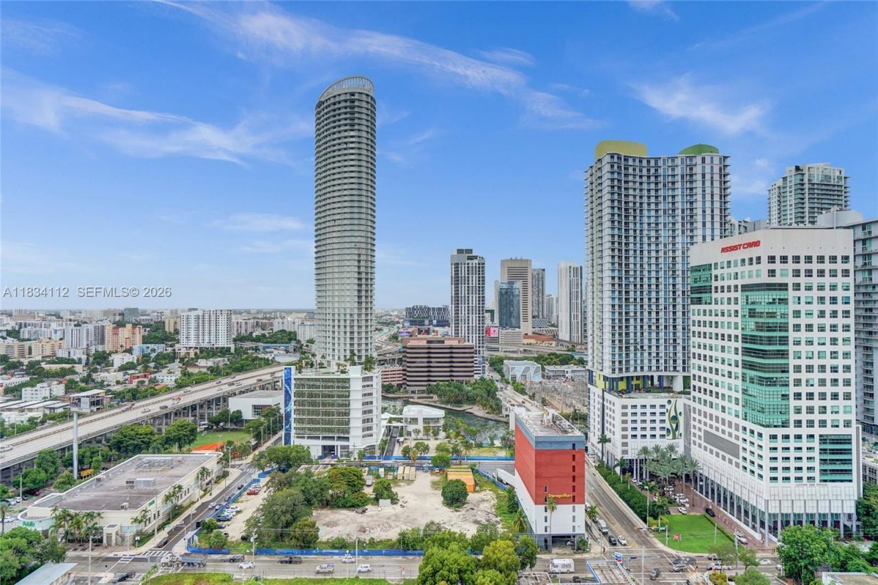 239 SW 9th St, Unit 2203, Miami, FL 33130 Photo