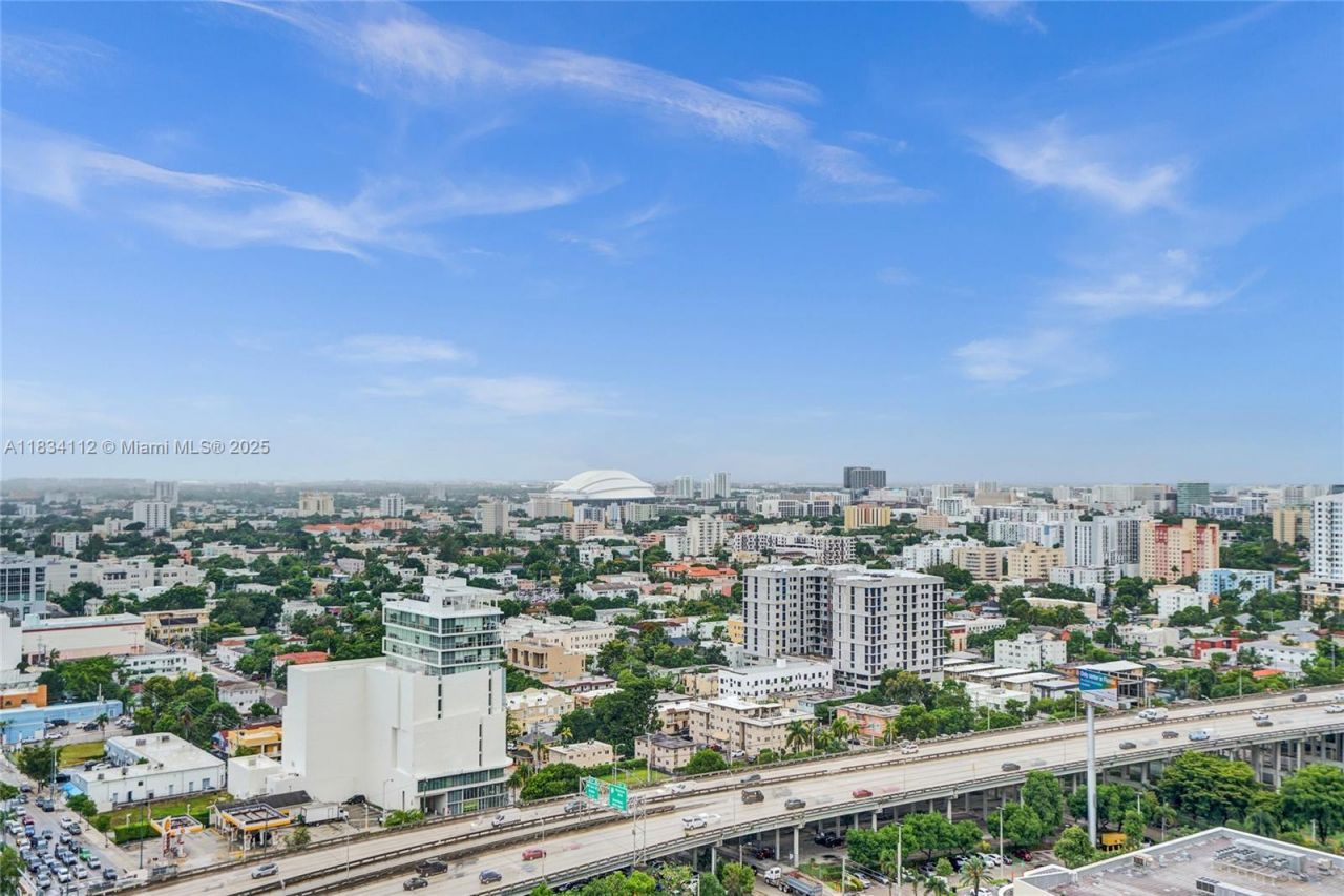 239 SW 9th St, Unit 2203, Miami, FL 33130 Photo