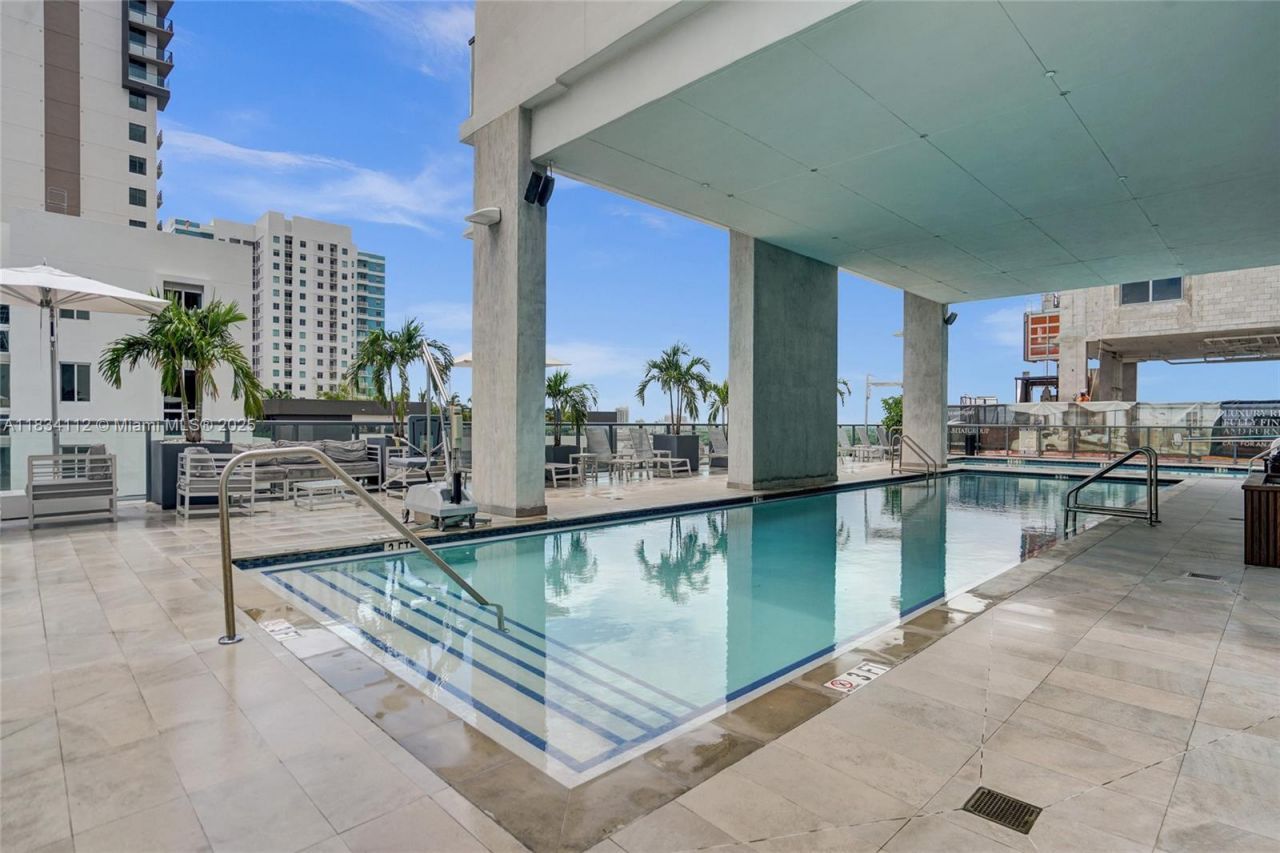 239 SW 9th St, Unit 2203, Miami, FL 33130 Photo