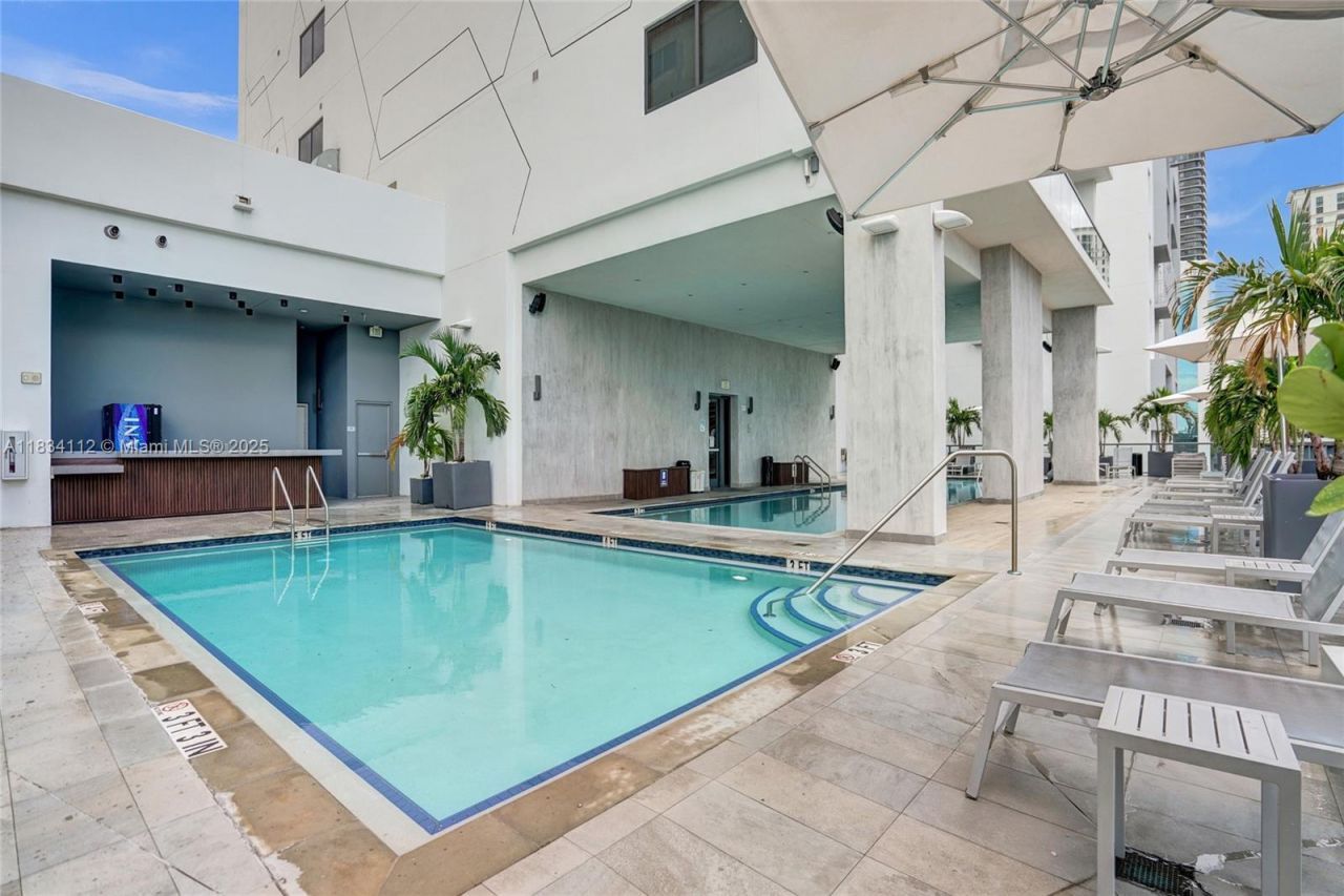 239 SW 9th St, Unit 2203, Miami, FL 33130 Photo