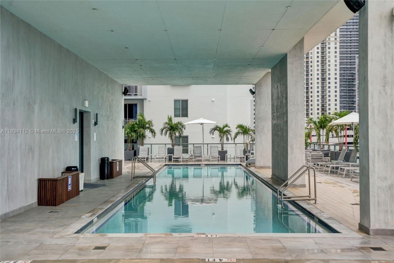 239 SW 9th St, Unit 2203, Miami, FL 33130 Photo