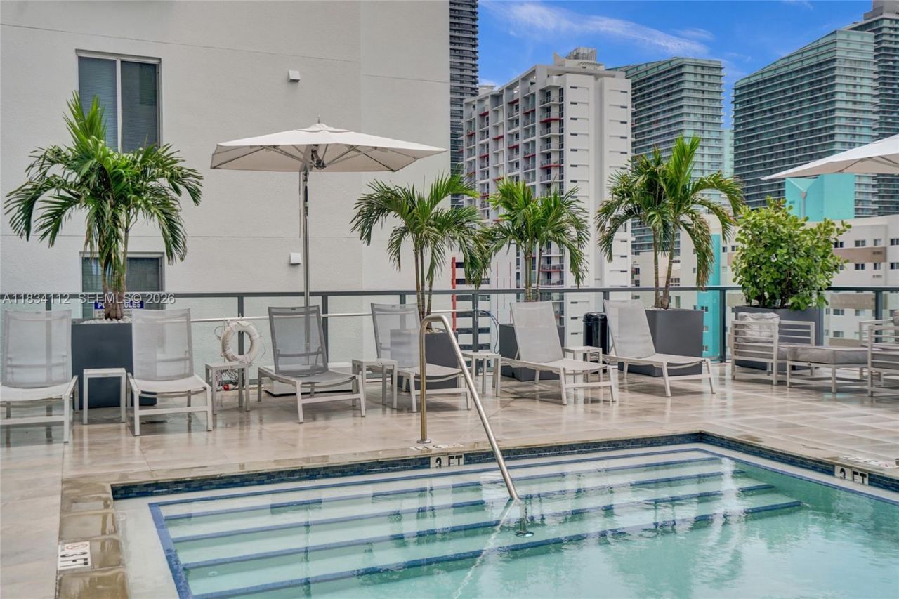 239 SW 9th St, Unit 2203, Miami, FL 33130 Photo