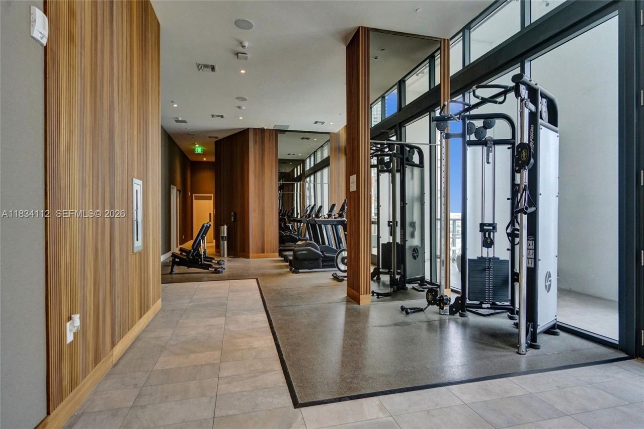 239 SW 9th St, Unit 2203, Miami, FL 33130 Photo