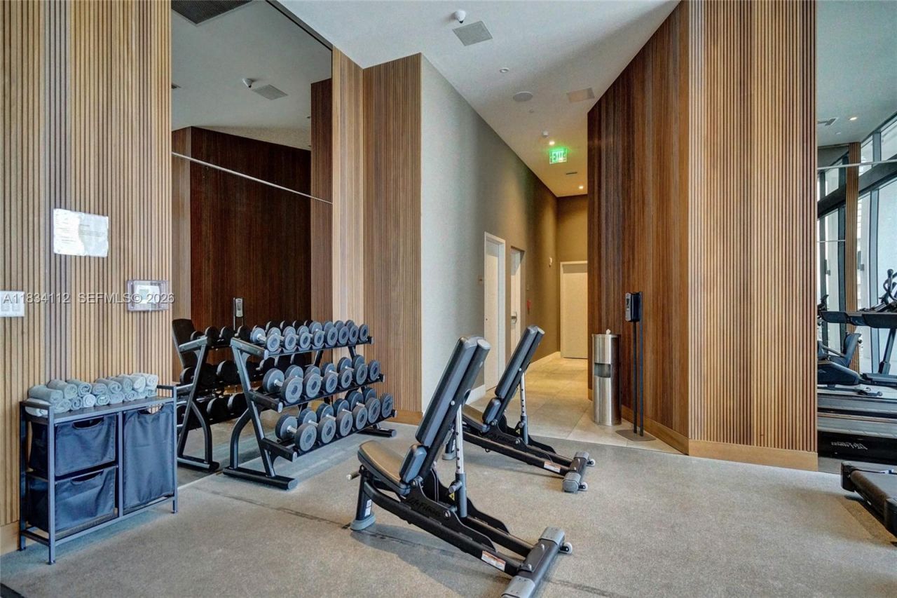 239 SW 9th St, Unit 2203, Miami, FL 33130 Photo