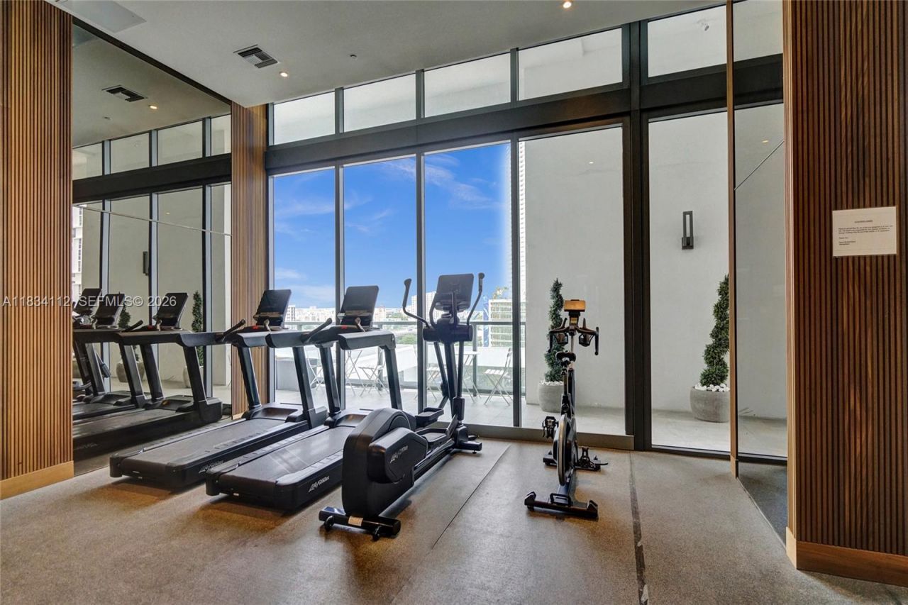 239 SW 9th St, Unit 2203, Miami, FL 33130 Photo