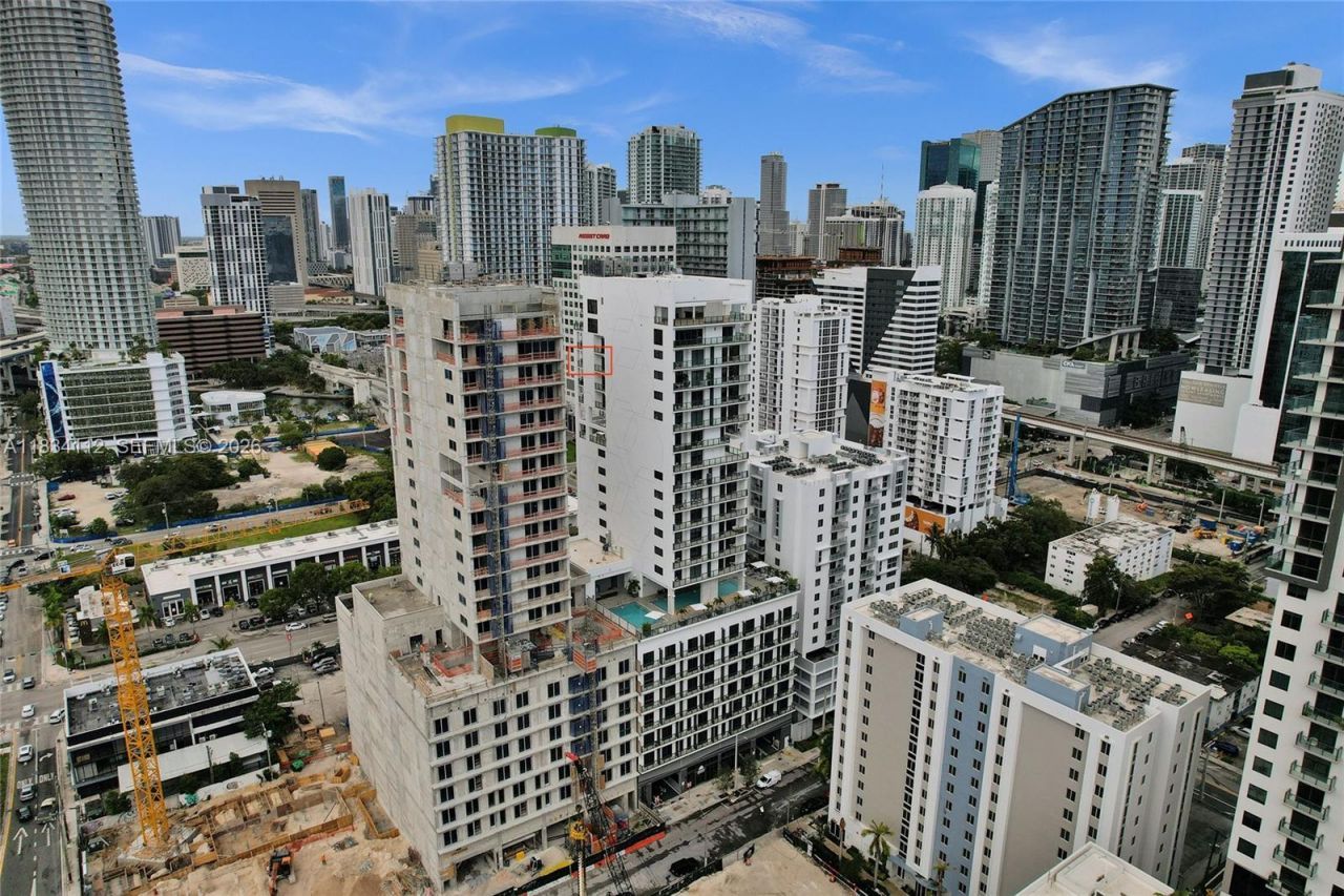 239 SW 9th St, Unit 2203, Miami, FL 33130 Photo