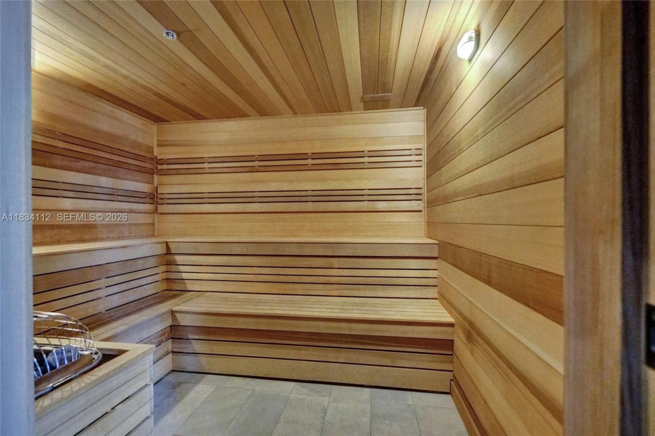 239 SW 9th St, Unit 2203, Miami, FL 33130 Photo