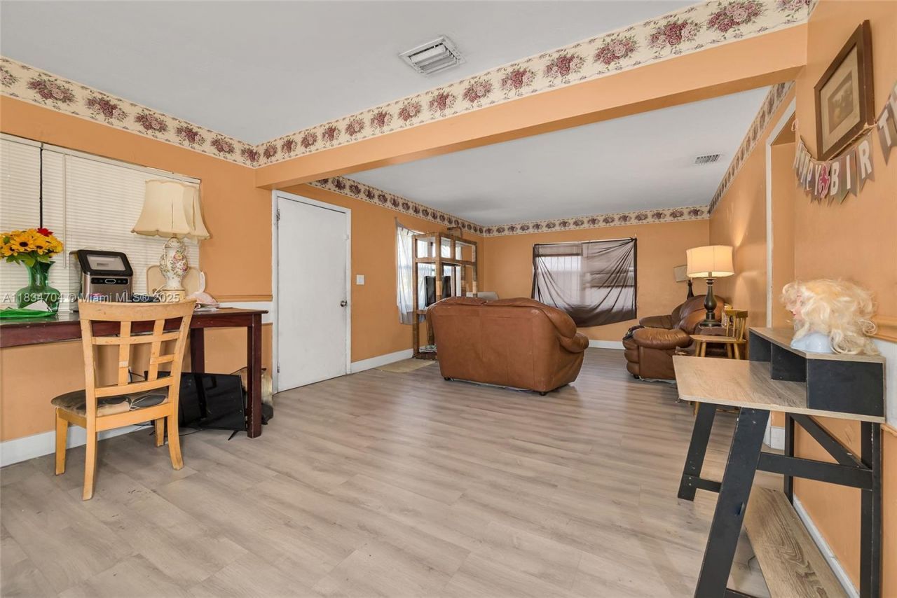 7190 NW 21st Ave, Miami, FL 33147 Photo