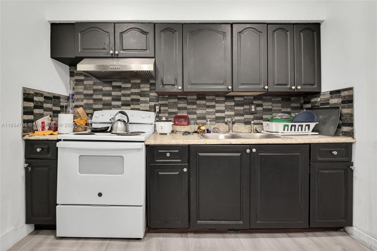 7190 NW 21st Ave, Miami, FL 33147 Photo