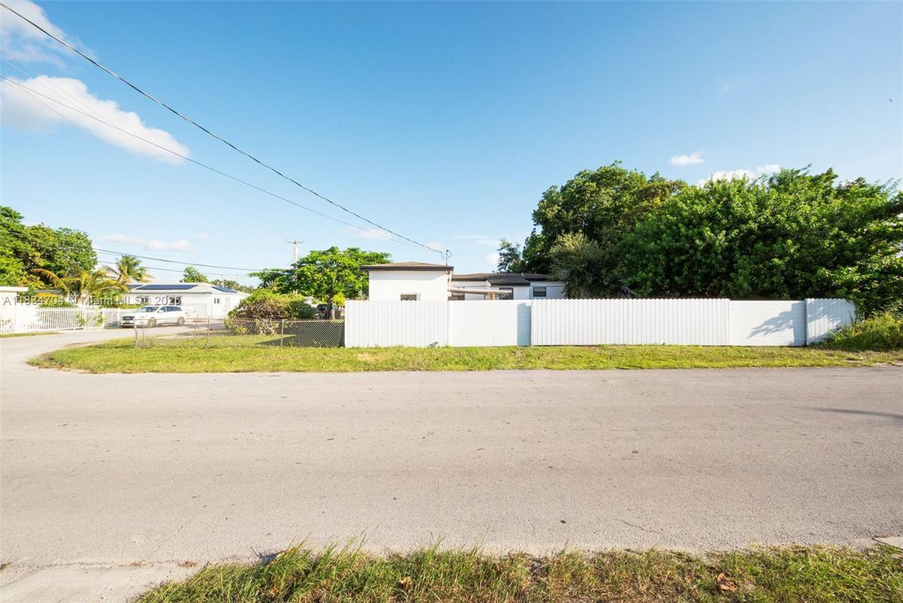 7190 NW 21st Ave, Miami, FL 33147 Photo