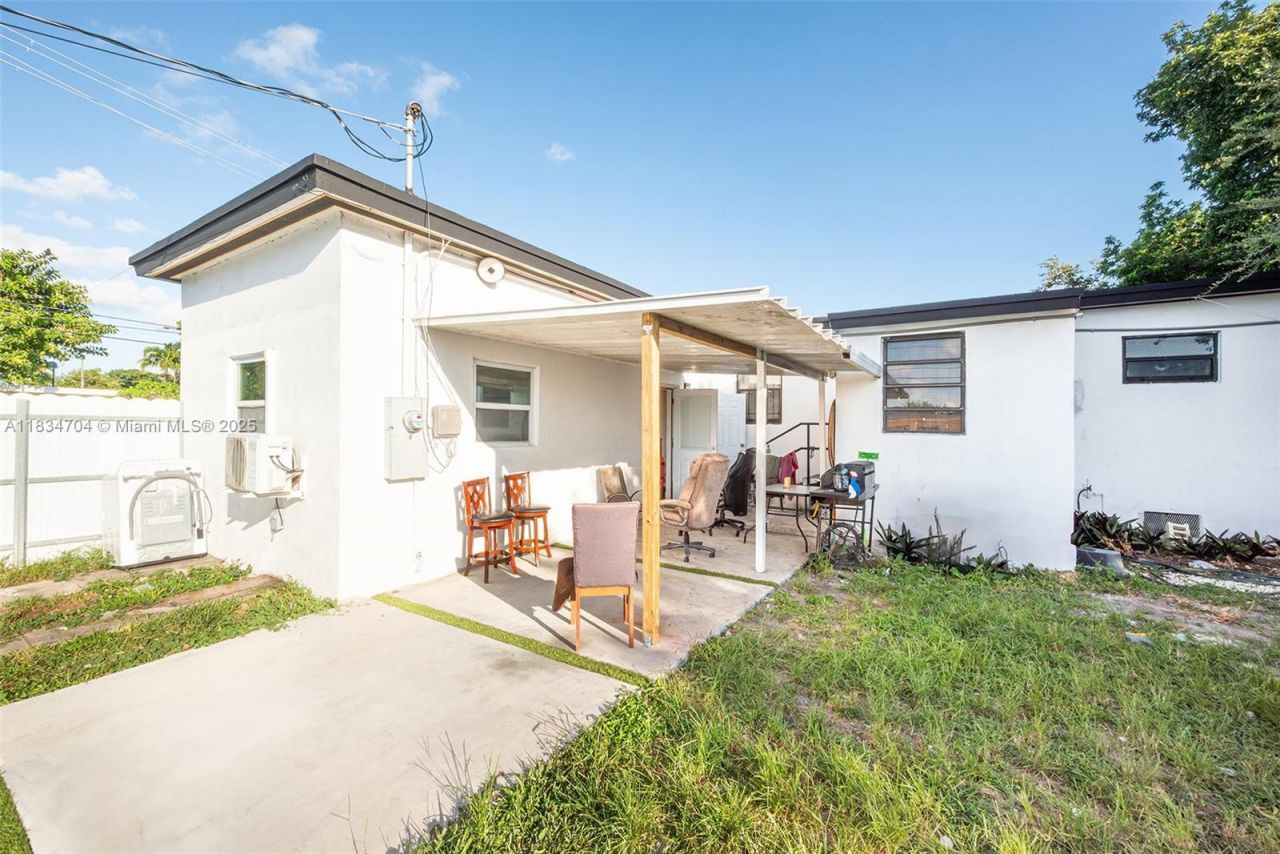 7190 NW 21st Ave, Miami, FL 33147 Photo