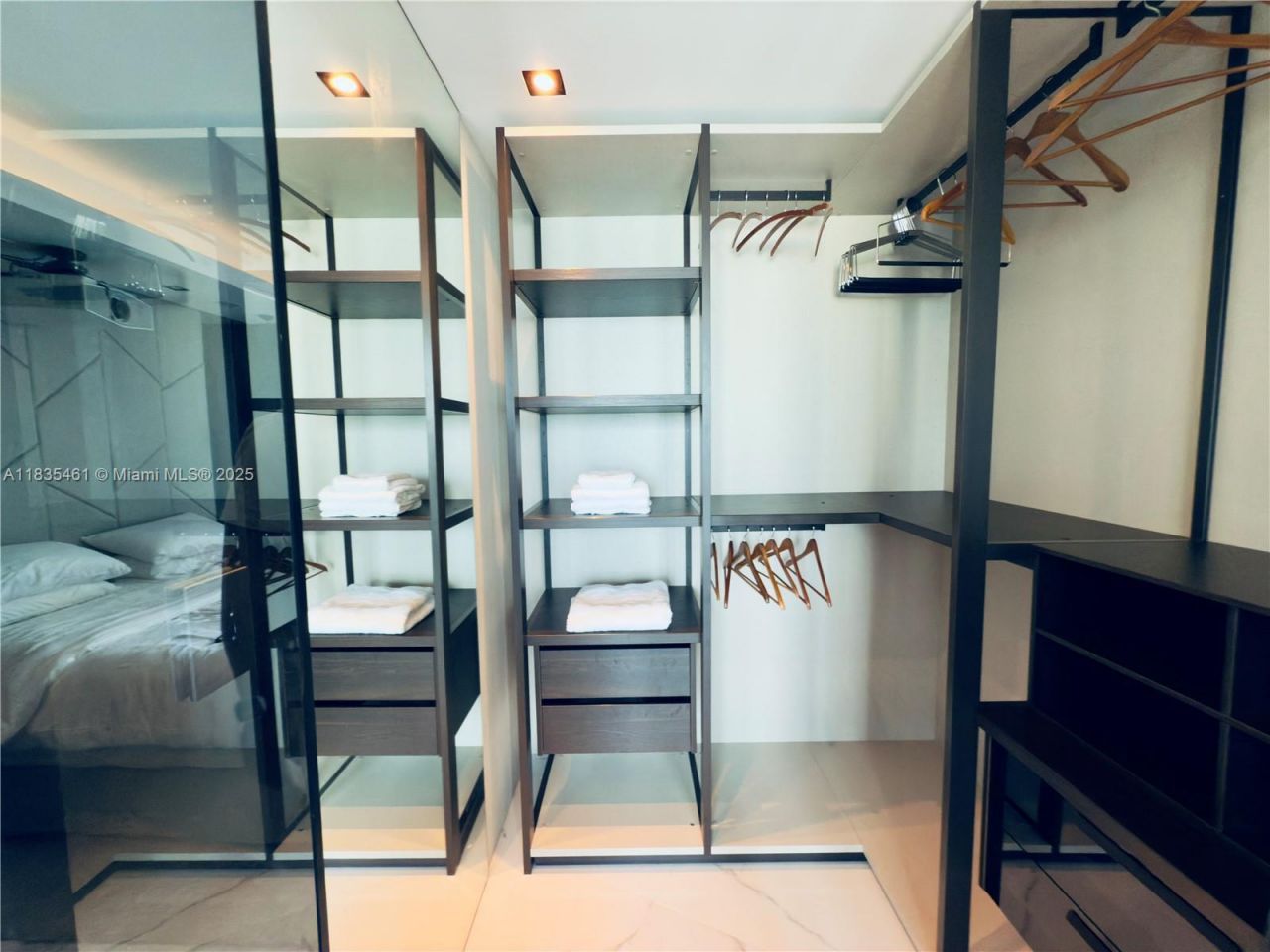 1000 S Pointe Dr, Unit 1706, Miami Beach, FL 33139 Photo