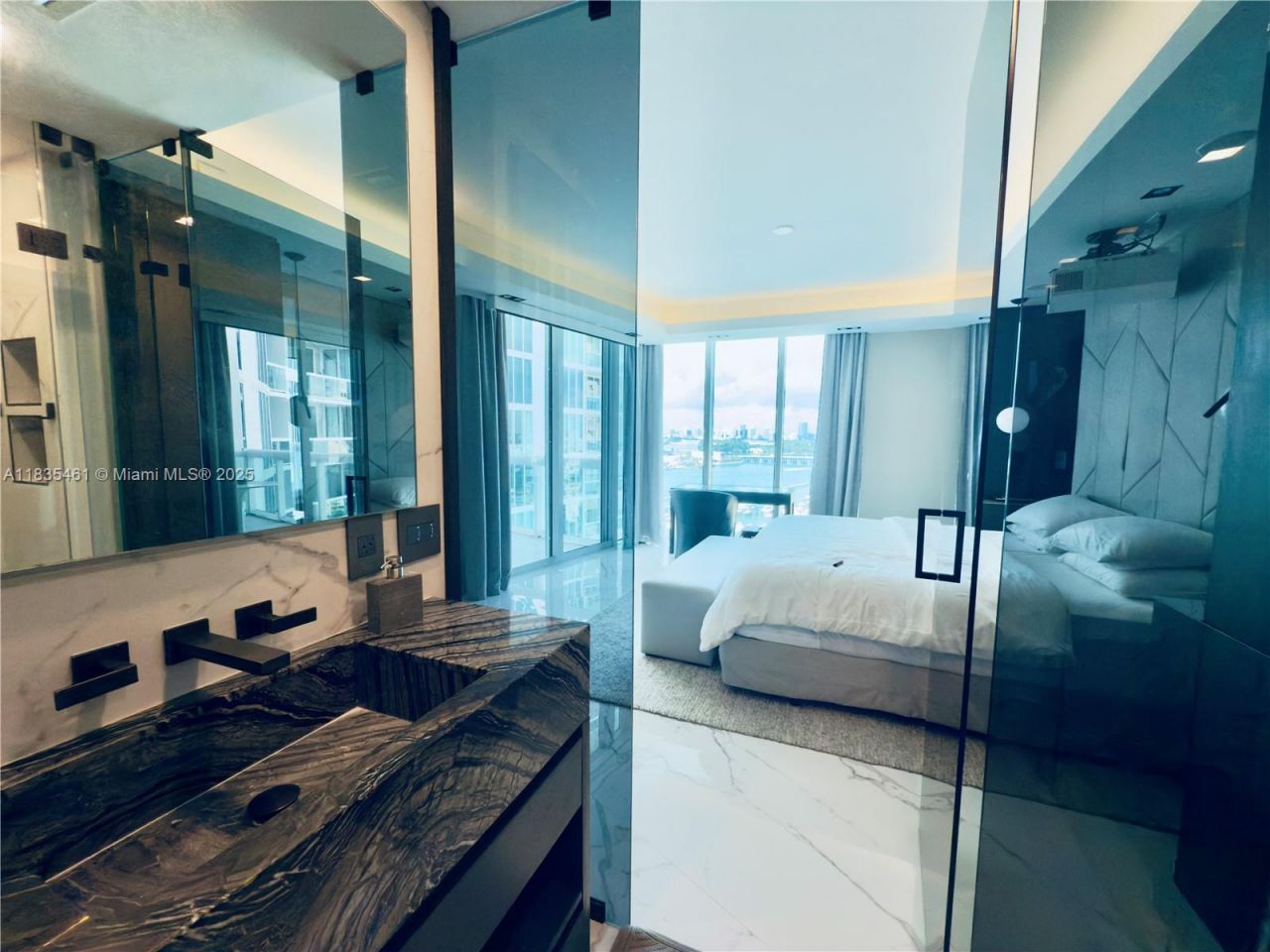 1000 S Pointe Dr, Unit 1706, Miami Beach, FL 33139 Photo