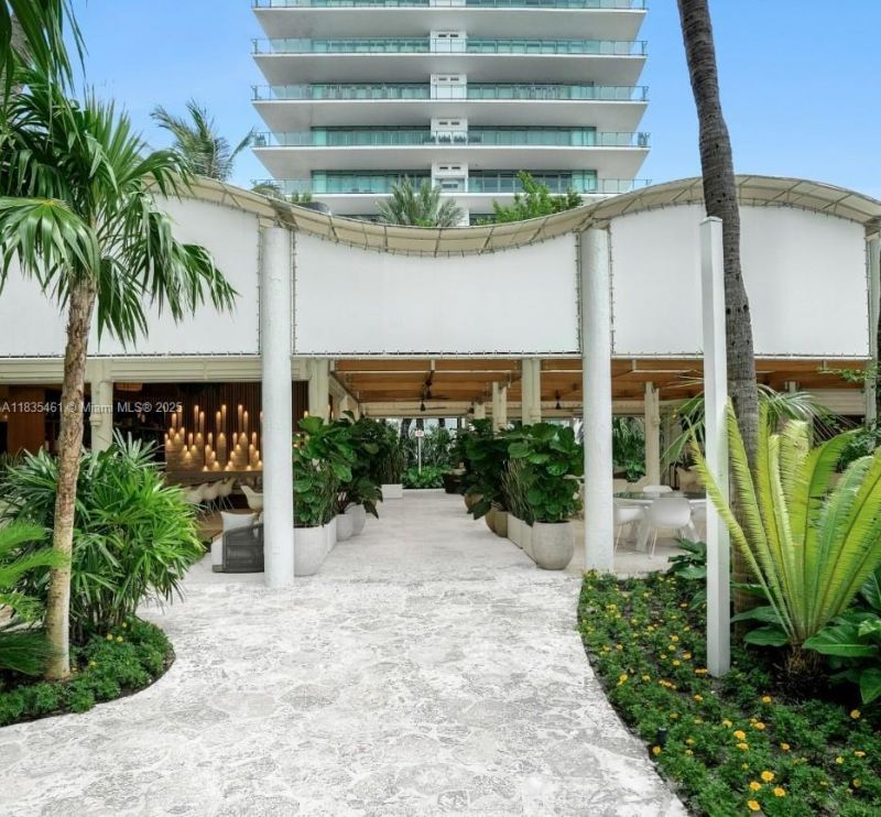 1000 S Pointe Dr, Unit 1706, Miami Beach, FL 33139 Photo