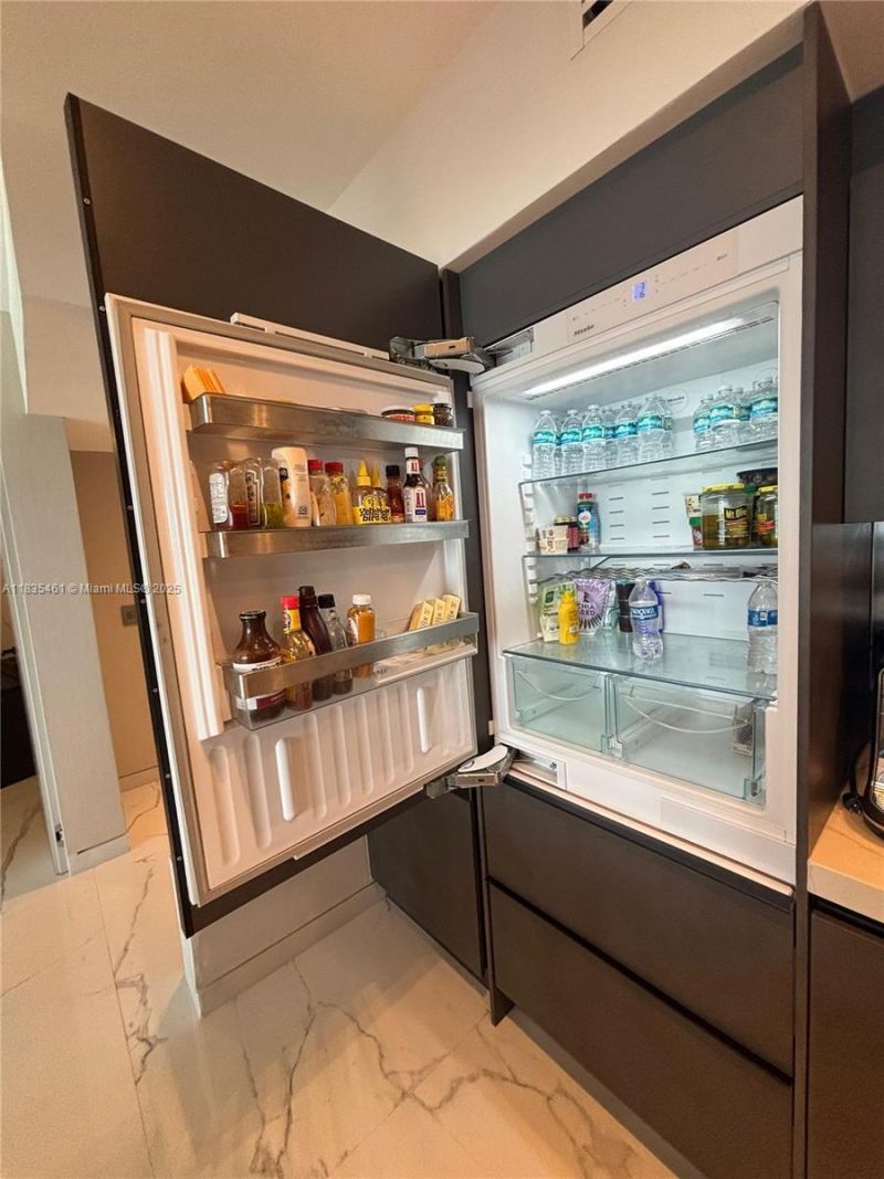 1000 S Pointe Dr, Unit 1706, Miami Beach, FL 33139 Photo