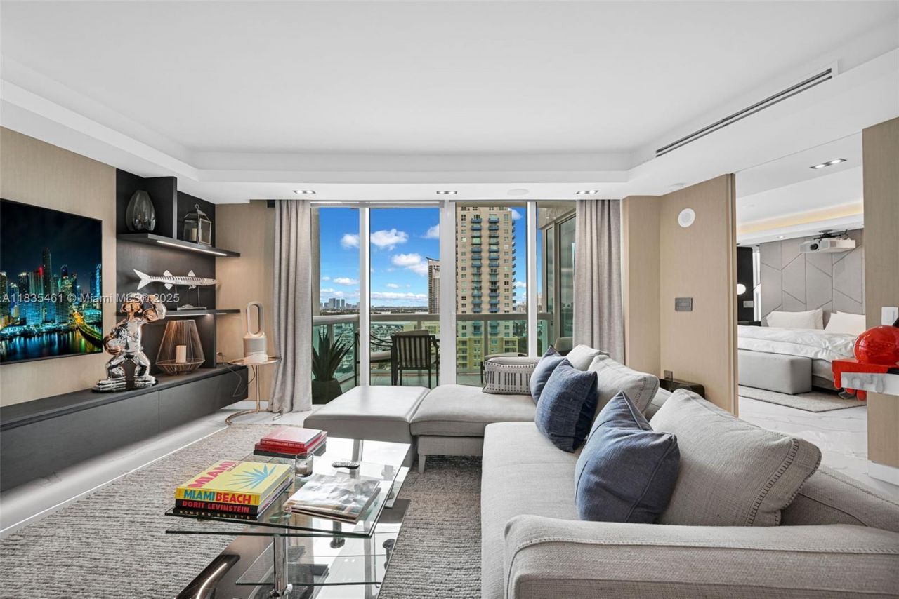 1000 S Pointe Dr, Unit 1706, Miami Beach, FL 33139 Photo
