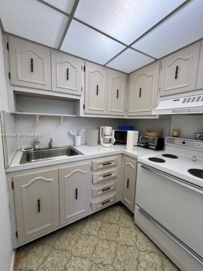 301 Croton Ave, Unit 203, Lantana, FL 33462 Photo