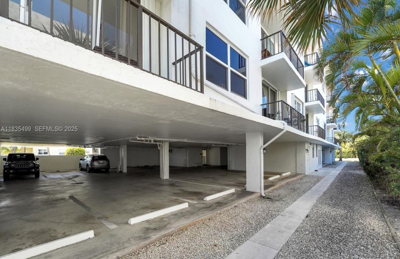 301 Croton Ave, Unit 203, Lantana, FL 33462 Photo