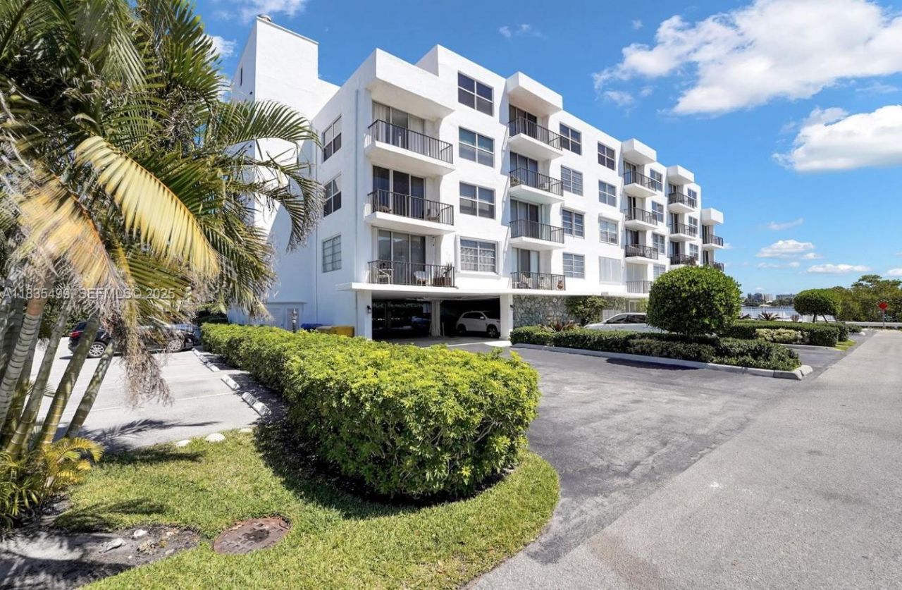 301 Croton Ave, Unit 203, Lantana, FL 33462 Photo