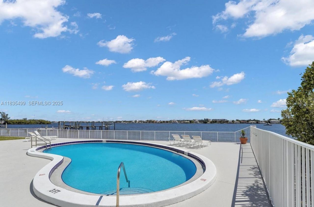 301 Croton Ave, Unit 203, Lantana, FL 33462 Photo