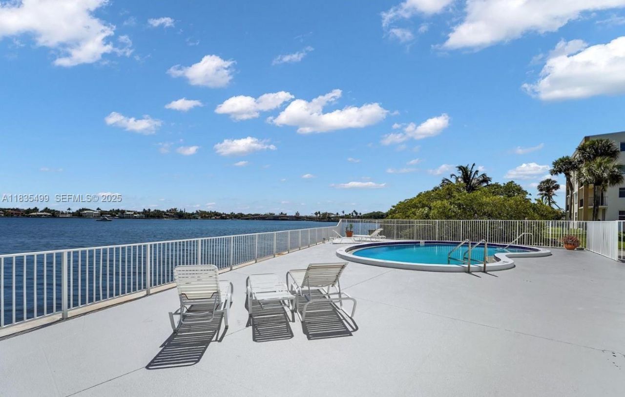 301 Croton Ave, Unit 203, Lantana, FL 33462 Photo