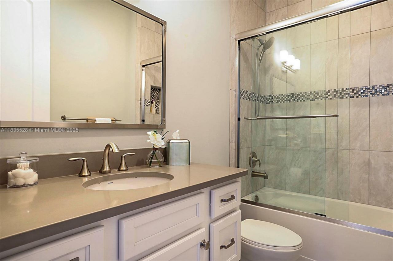 122 Ocean Breeze Dr, Juno Beach, FL 33408 Photo