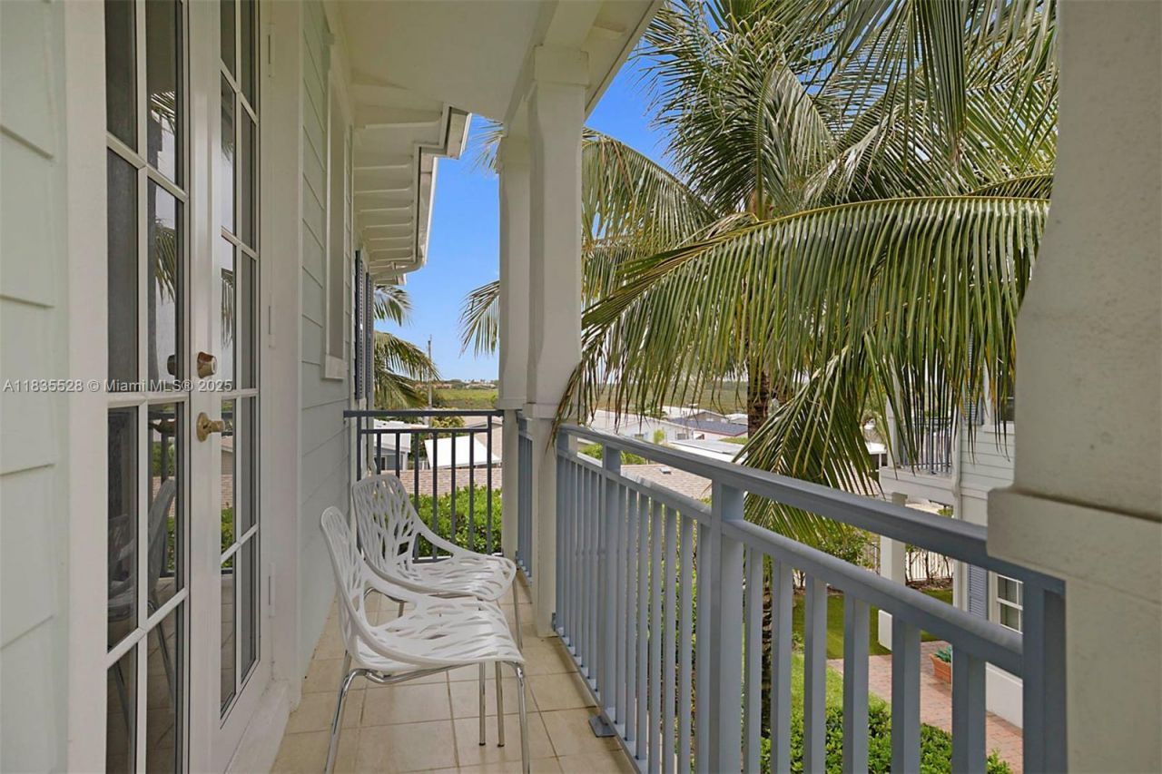 122 Ocean Breeze Dr, Juno Beach, FL 33408 Photo