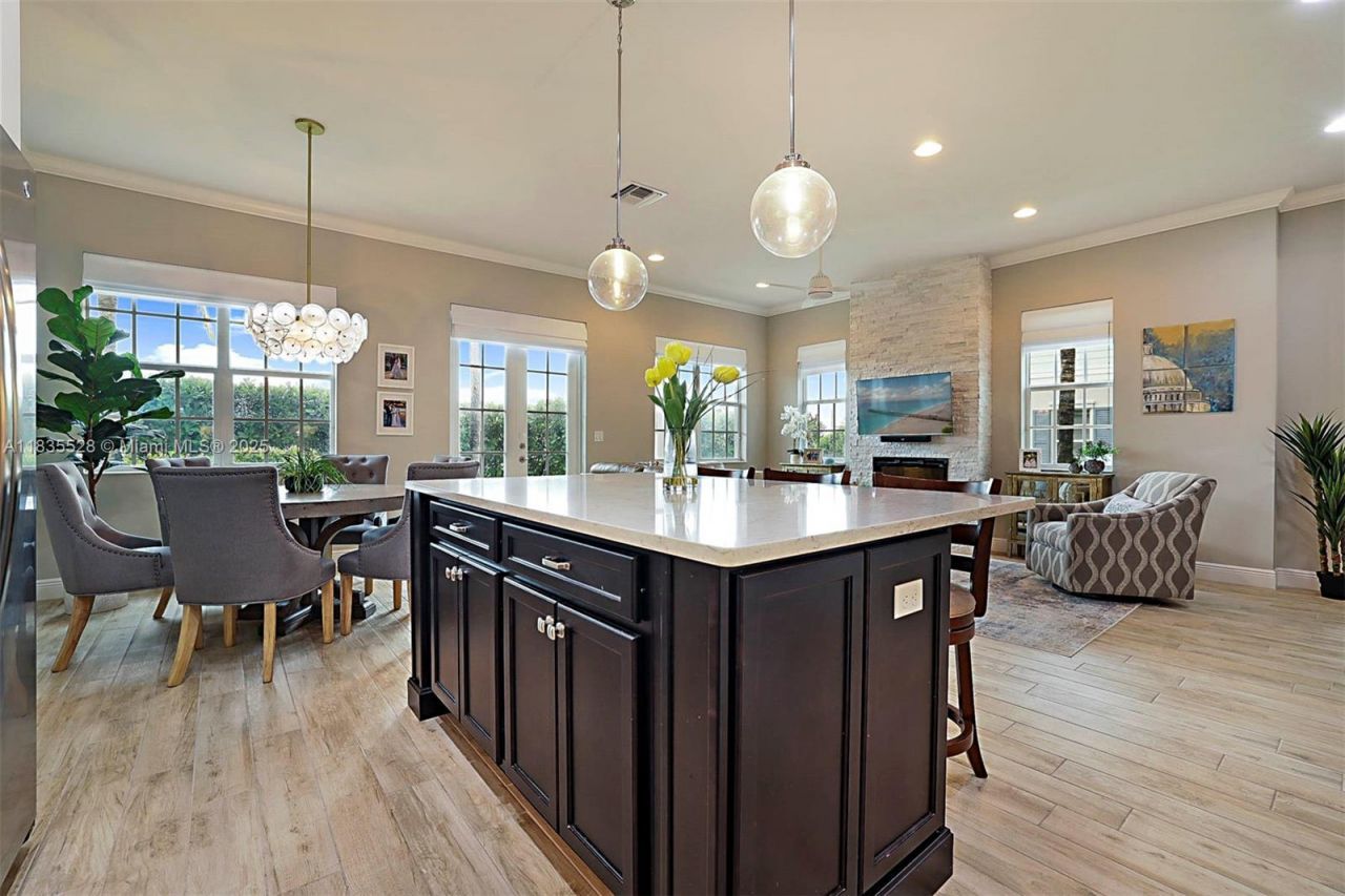 122 Ocean Breeze Dr, Juno Beach, FL 33408 Photo