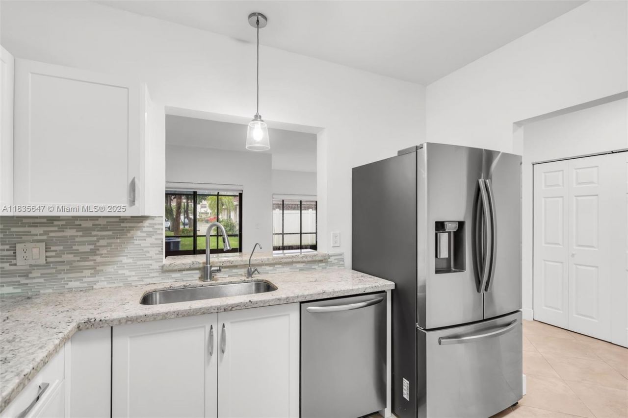 21160 Mainsail Cir, Unit H12, Aventura, FL 33180 Photo