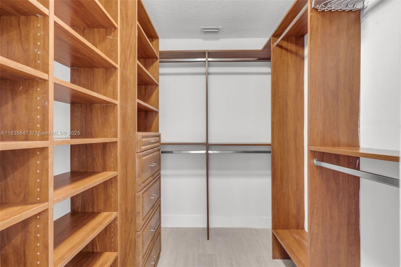 21160 Mainsail Cir, Unit H12, Aventura, FL 33180 Photo