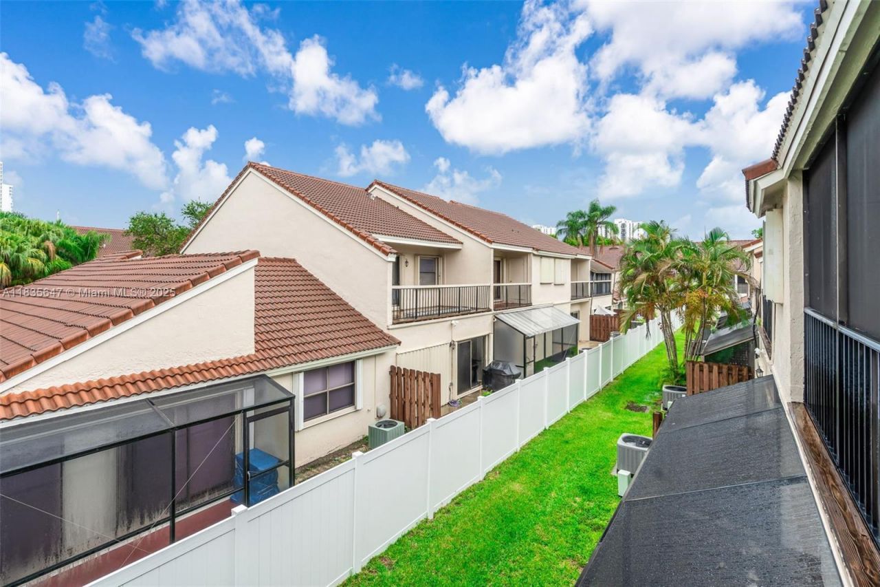 21160 Mainsail Cir, Unit H12, Aventura, FL 33180 Photo