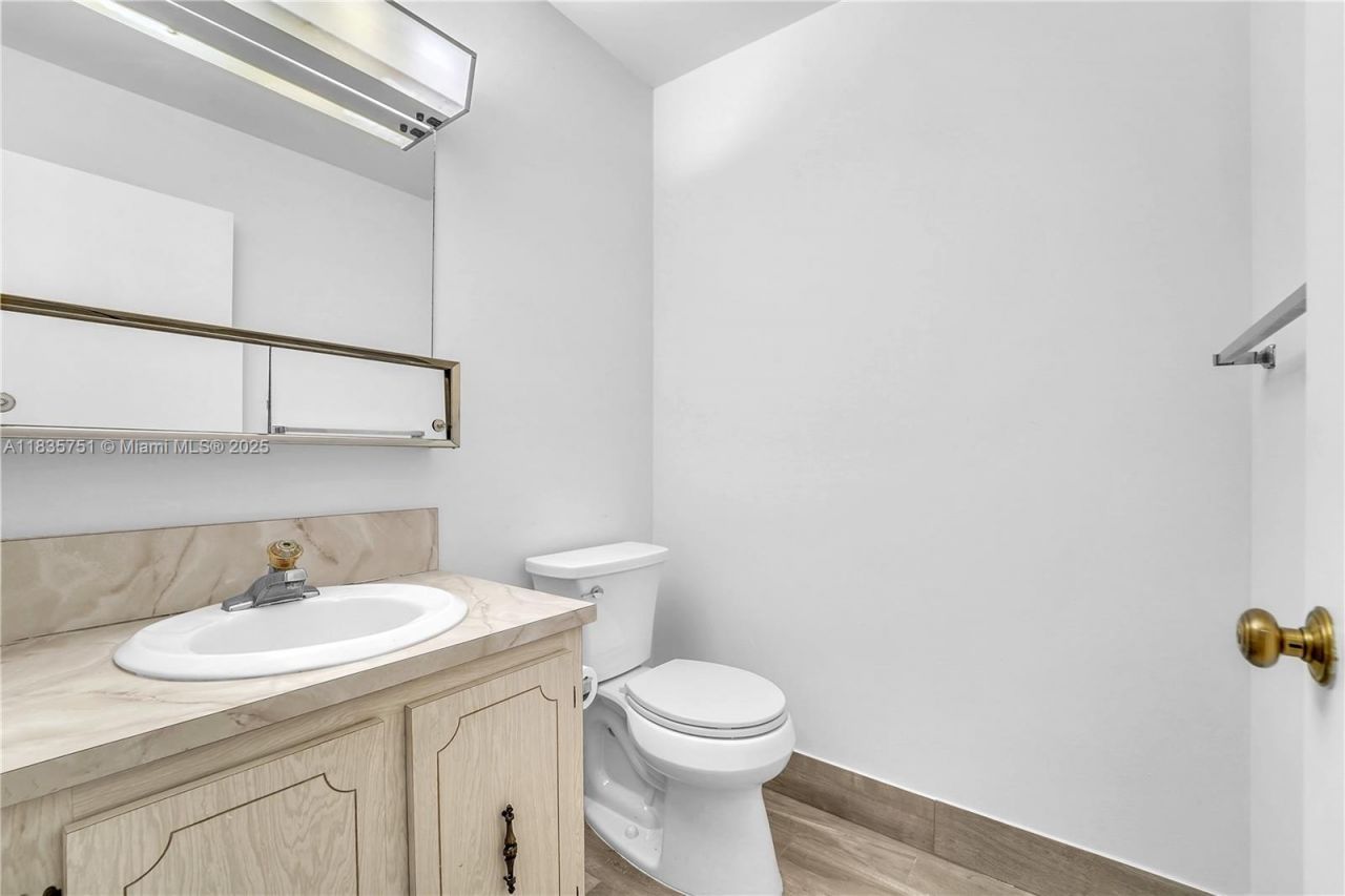 14529 Canalview Dr, Unit B, Delray Beach, FL 33484 Photo