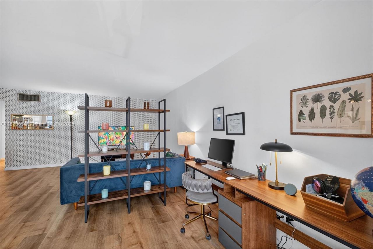 1340 Lincoln Rd, Unit 403, Miami Beach, FL 33139 Photo