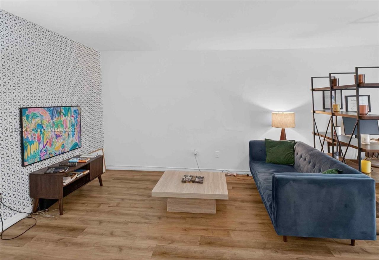 1340 Lincoln Rd, Unit 403, Miami Beach, FL 33139 Photo