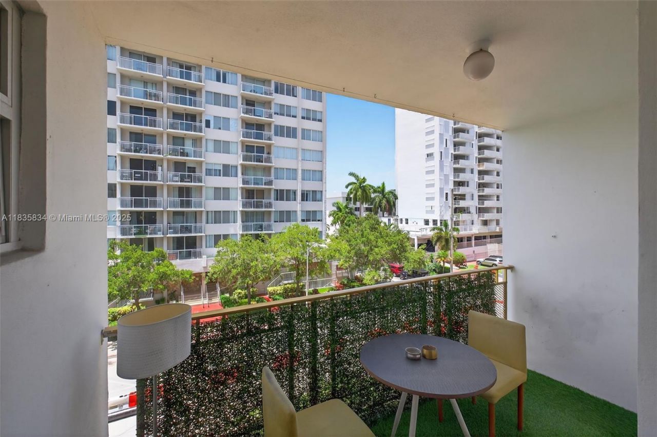 1340 Lincoln Rd, Unit 403, Miami Beach, FL 33139 Photo